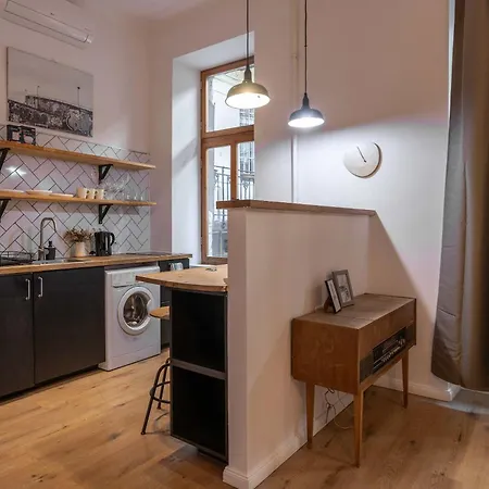 Secret Charming Steps To Basilica Apartamento